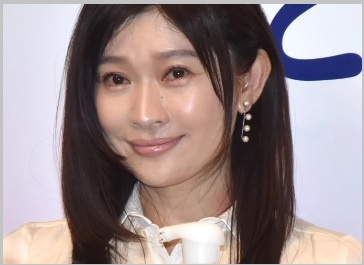 【2025】篠原涼子の現在画像が50代でも若すぎる!再婚の予定は? | 推しの現在フォト